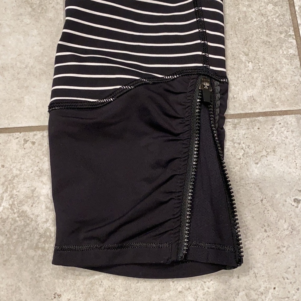 LULULEMON Runday Crop Legging Parallel Stripe RARE - Picture 3 of 12